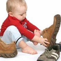 Советы ортопеда: как выбрать первую детскую обувь