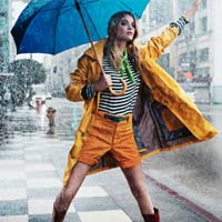 Что надеть в дождь? Модные образы знаменитостей (12 фото)