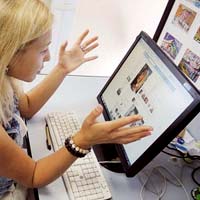 18% женщин следят за «бывшим» по ложным профилям в соцсетях