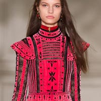 Рожевий настрій від Valentino в сезоні осінь-зима 2017/18