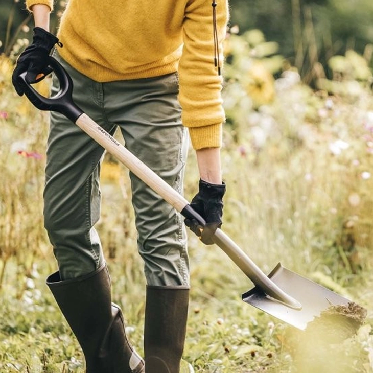   Fiskars